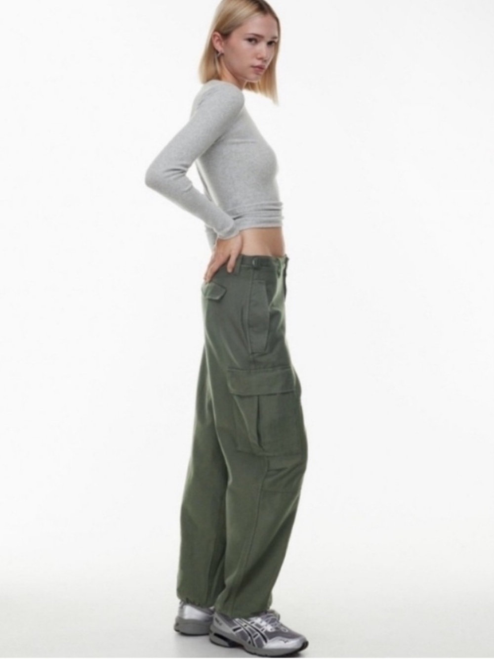 Aritzia TNA Army Green Supply Cotton Cargo Pockets Pants Size 4 - Picture 2 of 8